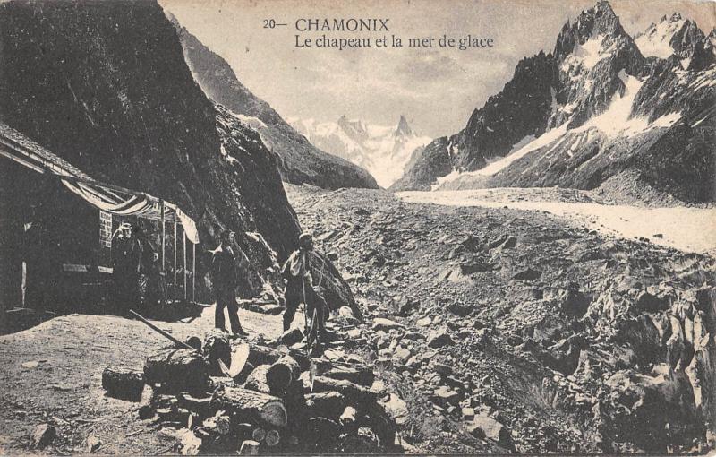 Carte postale ancienne Chamonix - Le Chapeau Et La Mer De Glace
