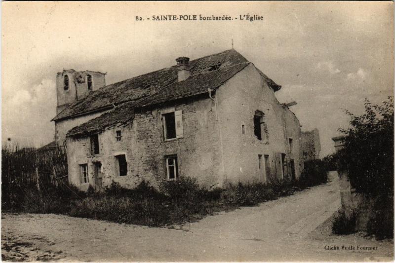 Carte postale ancienne Ste Pole Eglise