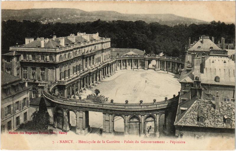 Carte postale ancienne Nancy Hemicycle de la Carriere à Nancy