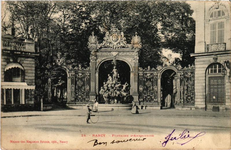 Carte postale ancienne Nancy Fontaine d'Amphitrite à Nancy