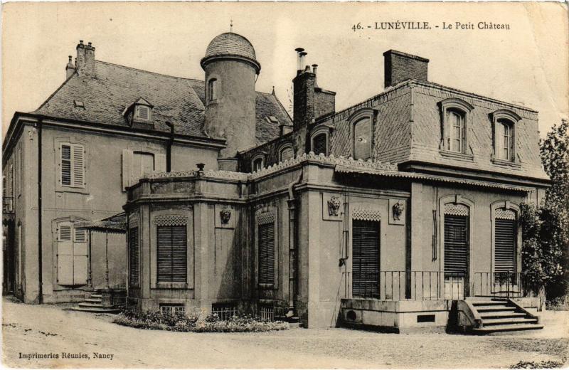 Carte postale ancienne Luneville le chateau