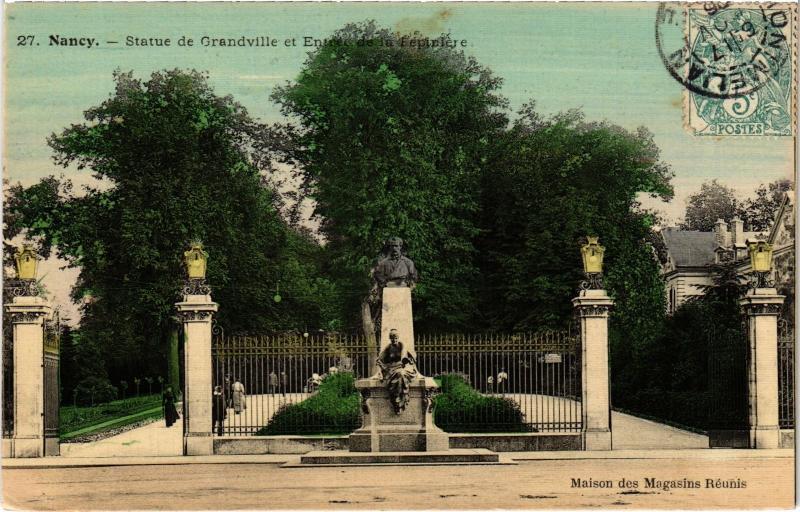 Carte postale ancienne Nancy Statue de Grandville à Nancy