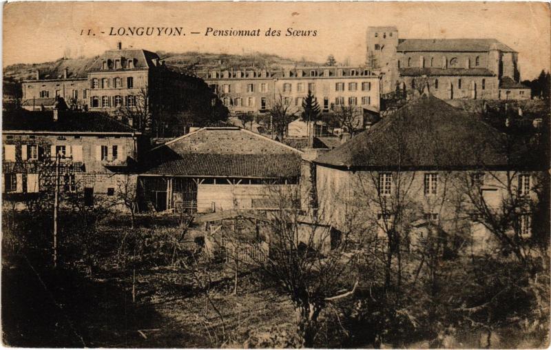 Carte postale ancienne Longuyon Pensionnat des Soeurs à Longuyon