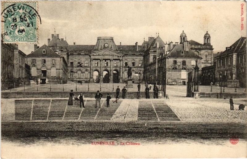 Carte postale ancienne Luneville le chateau