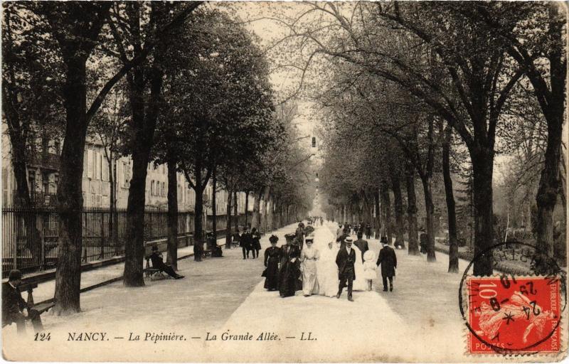 Carte postale ancienne Nancy la Pepiniere Grande allee à Nancy