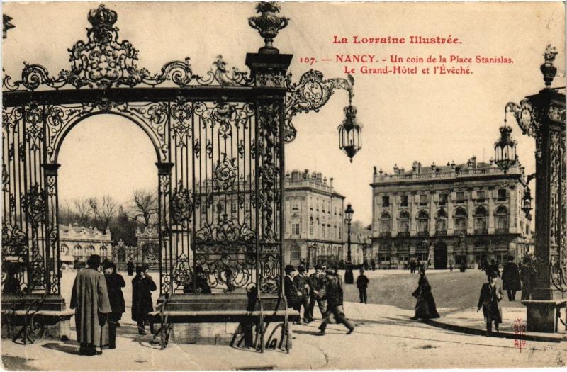 Carte postale ancienne Nancy un coin de la Place Stanislas à Nancy