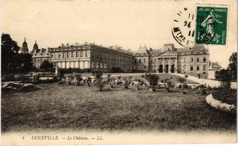 Carte postale ancienne Luneville le chateau