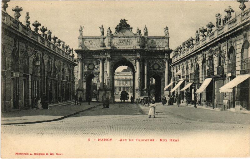 Carte postale ancienne Nancy Arc de Triomphe Rue Here à Nancy