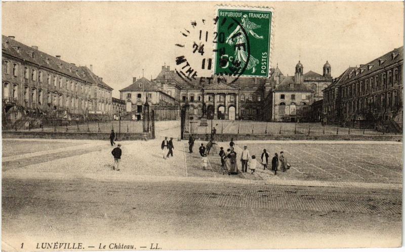 Carte postale ancienne Luneville le chateau