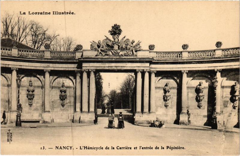 Carte postale ancienne Nancy Hemicycle de la Carriere à Nancy