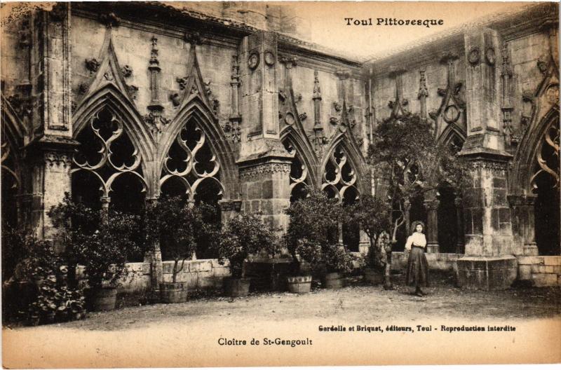 Carte postale ancienne Toul Cloitre de Saint-Gengoult