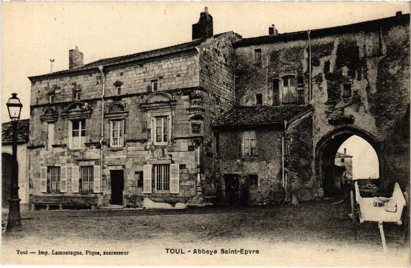 Carte postale ancienne Toul Abbaye Saint-Epvre