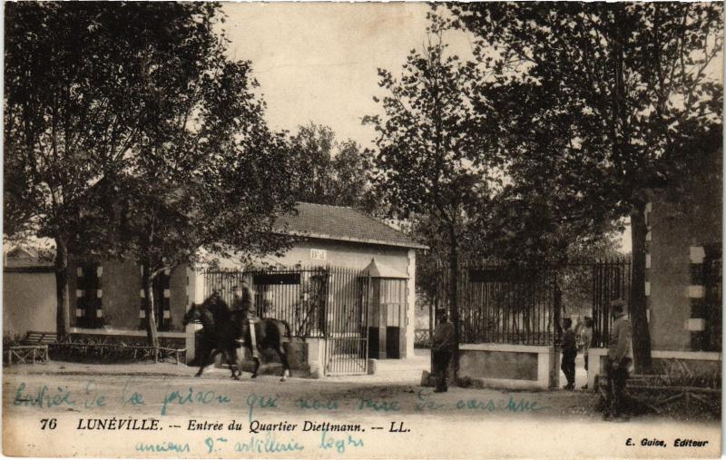 Carte postale ancienne Luneville entree du Quartier Diettmann