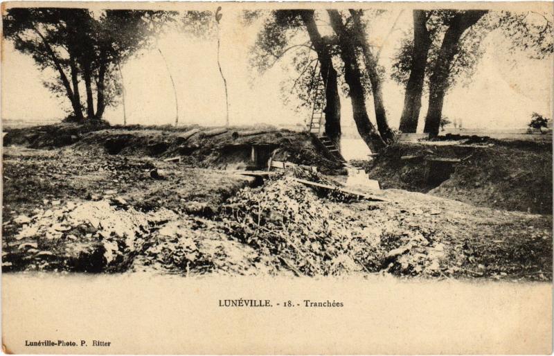Carte postale ancienne Luneville Tranchees