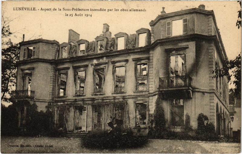 Carte postale ancienne Luneville aspect de la Sous Prefecture