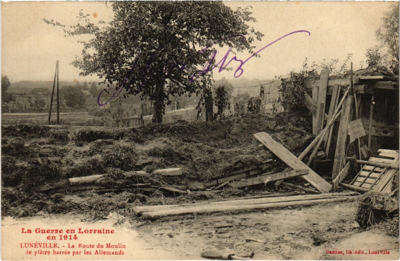 Carte postale ancienne Luneville Route du Moulin