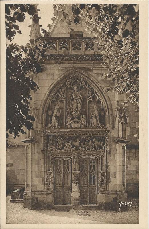 Carte postale ancienne Le Château - Porte de la Chapelle St Hubert à Amboise