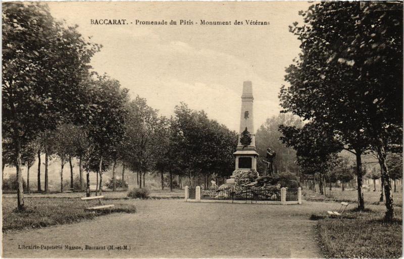 Carte postale ancienne Baccarat Promenade du Patis Monument des Veterans