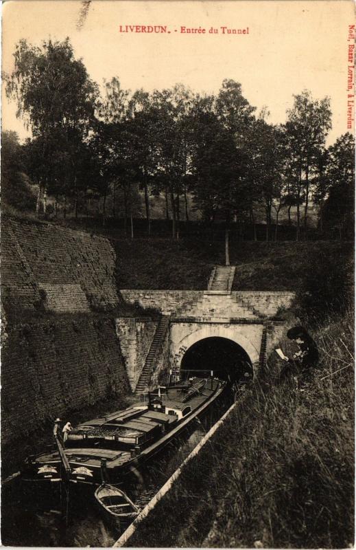 Carte postale ancienne Liverdun entree du Tunnel à Verdun