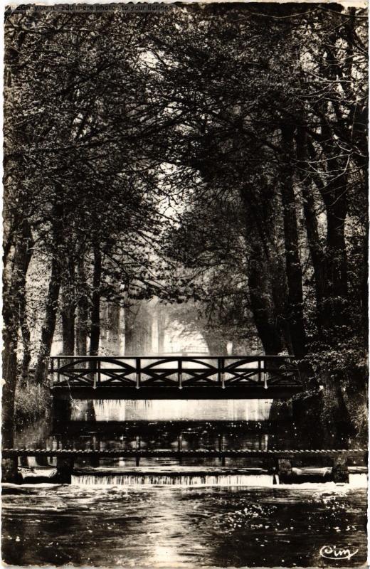 Carte postale ancienne Richelieu le pont du Parc Saint-Georges à Richelieu