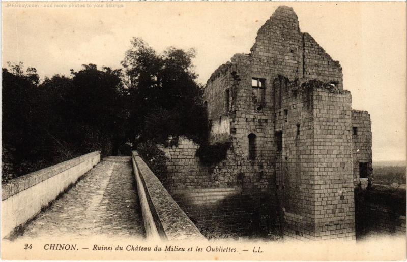 Carte postale ancienne Chinon Ruines du chateau à Chinon