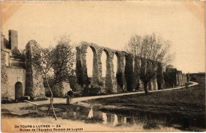 Carte postale ancienne Luynes Ruines de l'Aqueduc à Luynes