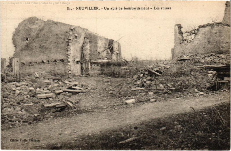 Carte postale ancienne Neuviller un abri de bombardement