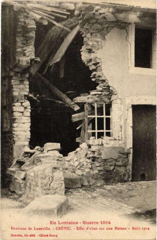 Carte postale ancienne Crevic effet d'obus sur une maison