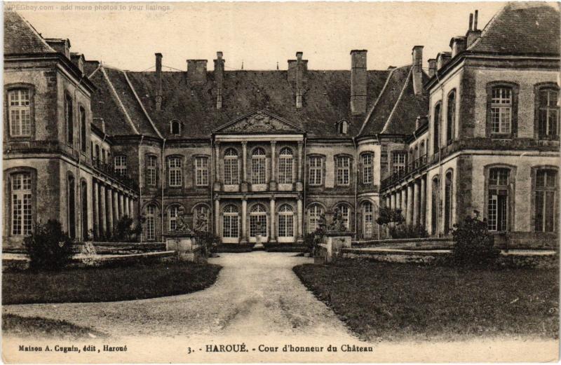 Carte postale ancienne Haroue Cour d'honneur du chateau