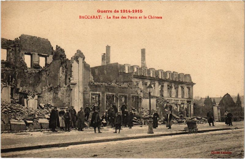 Carte postale ancienne Baccarat Rue des Ponts et le chateau à Baccarat
