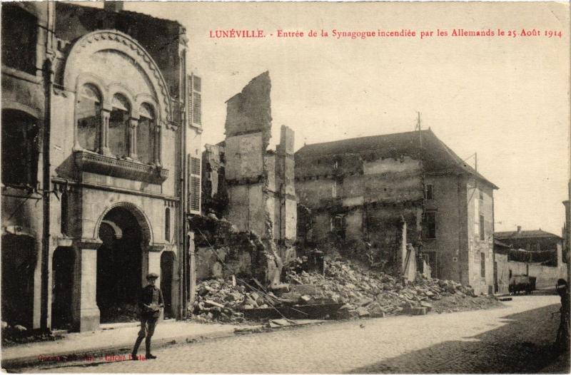 Carte postale ancienne Luneville entree de la Synagogue