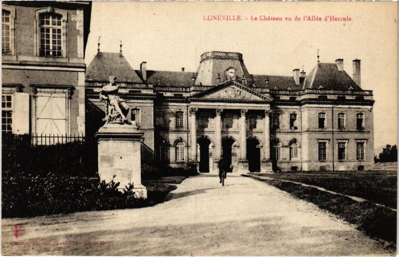 Carte postale ancienne Luneville le chateau