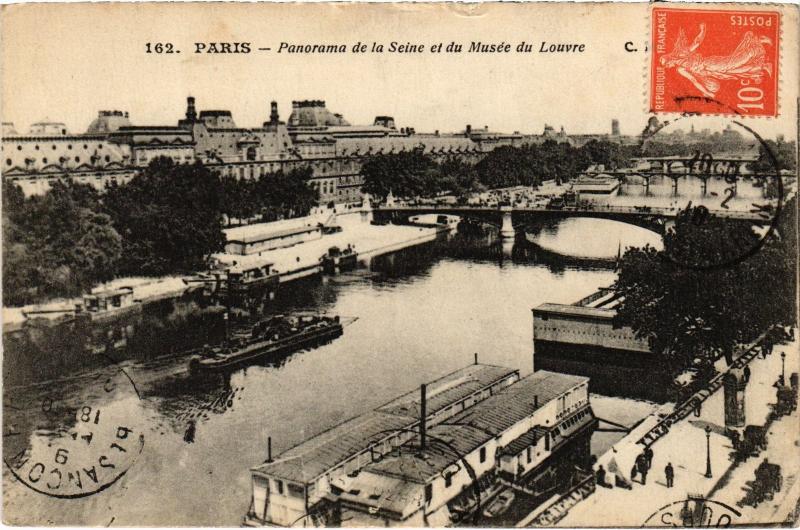 Carte postale ancienne Paris Panorama de la Seine et du Musée du Louvre