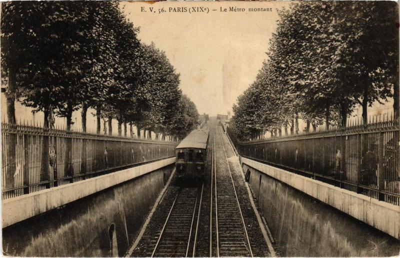 Carte postale ancienne Le Métro Montant Boulevard de la Villette à Paris 19e