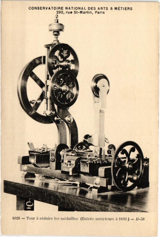 Carte postale ancienne Paris 3e Cnam - Tour á réduire les médailles à Paris 3e