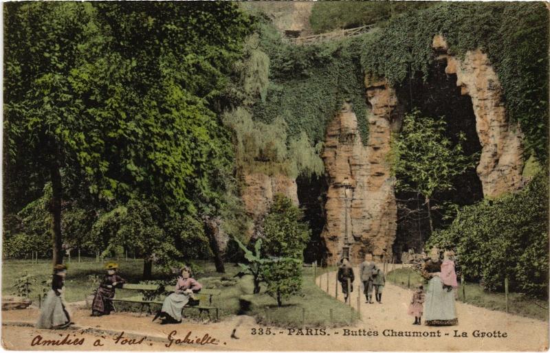 Carte postale ancienne Buttes Chaumont - La Grotte à Paris 19e