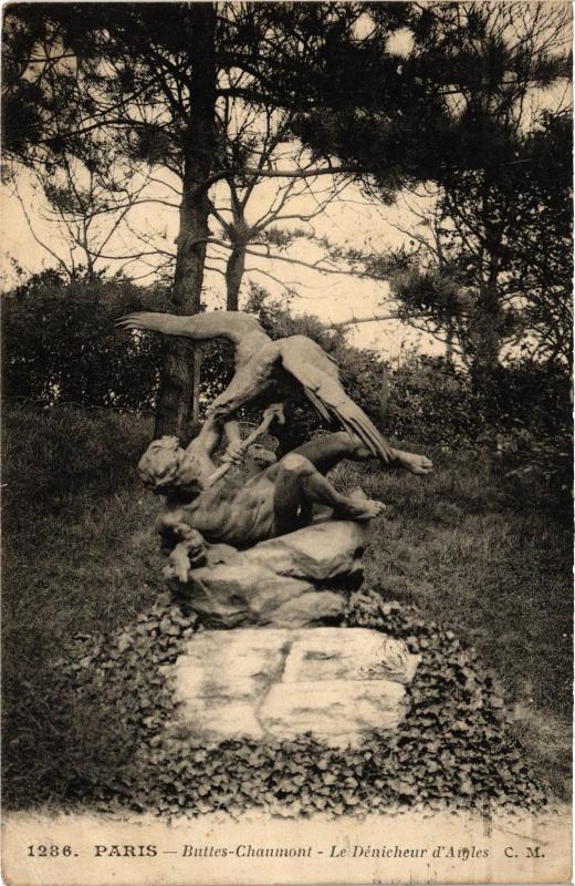 Carte postale ancienne Buttes-Chaumont - Le Dénicheur d'Aigles à Paris 19e