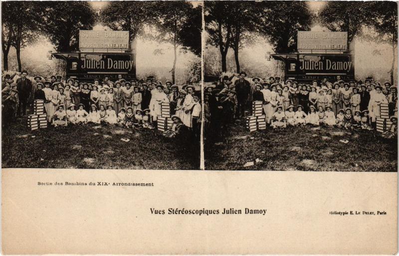 Carte postale ancienne Sortie des Bambins du XIXe Arrondissement à Paris 19e