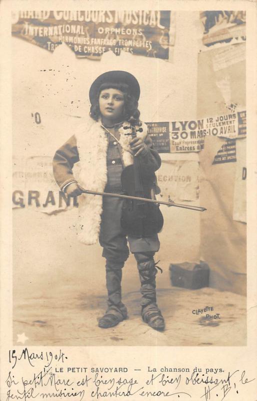 Carte postale ancienne Le Petit Savoyard - La Chanson Du Pays