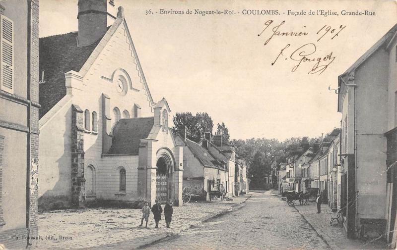 Carte postale ancienne Coulombs - Facade De L'Eglise - Grande Rue à Coulombs