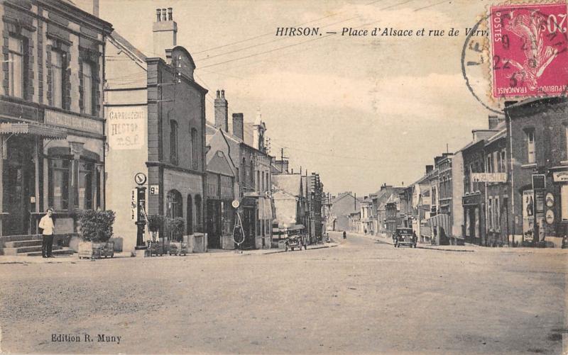 Carte postale ancienne Hirson - Place D'Alsace Et Rue De Vervins à Hirson