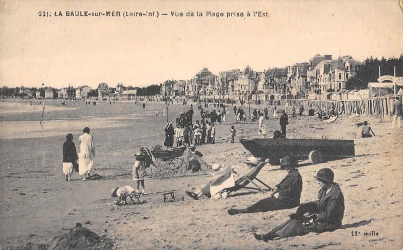 Carte postale ancienne La Baule Sur Mer - Vue De La Plage Prise A L'Est