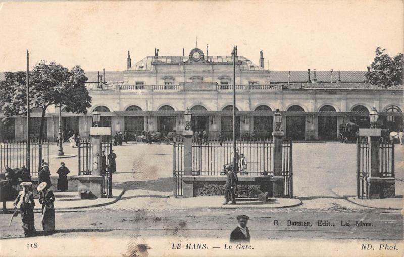 Carte postale ancienne Le Mans - La Gare au Mans
