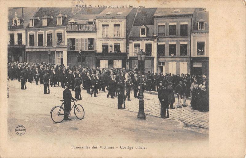 Carte postale ancienne Mamers - Catastrophe Du 7 Juin 1904 - Funerailles - Cortege Officiel à Mamers