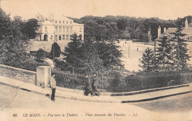 Carte postale ancienne Le Mans - Vue Vers Le Theatre au Mans