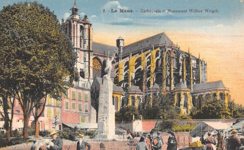Carte postale ancienne Le Mans - Cathedrale Et Monument Wilbur Wright au Mans