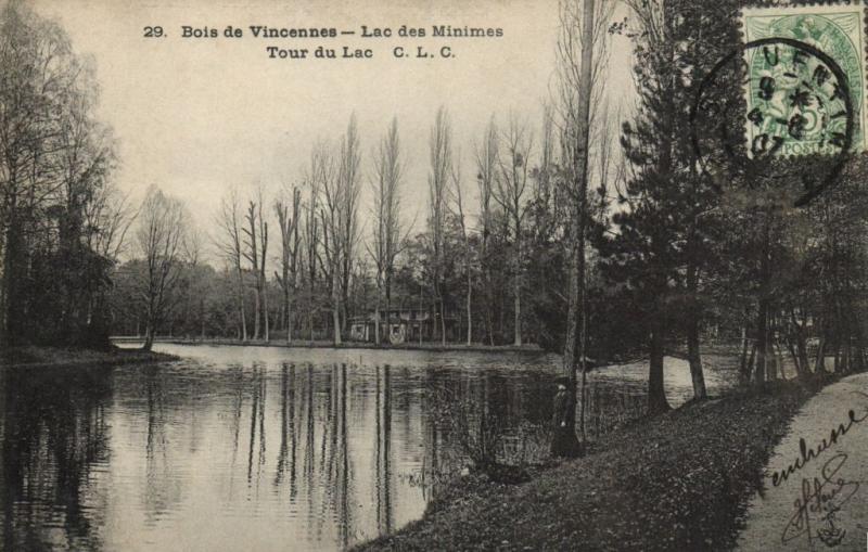 Carte postale ancienne Bois de Vincennes-Lac des Minimes-Tour du Lac à Vincennes