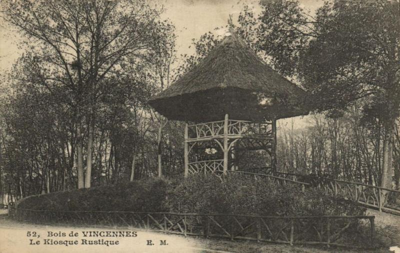 Carte postale ancienne Bois de Vincennes-Le Kiosque Rustique à Vincennes