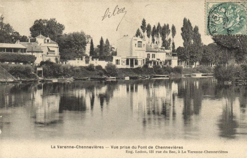 Carte postale ancienne Vue prise du Pont de Chenneviéres