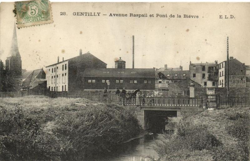 Carte postale ancienne Gentilly-Avenue Raspail et Pont de la Biévre à Gentilly